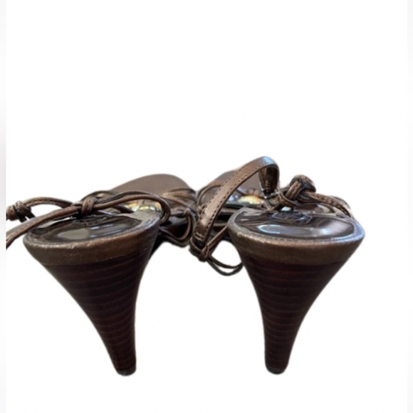 Carlos Santana "Tambien" Heeled Strappy Sandal in Bronze accented with Gems - Picture 4 of 7